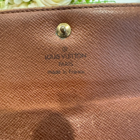 Project but Authentic Louis Vuitton wallet with removable card case - Picture 12 of 16